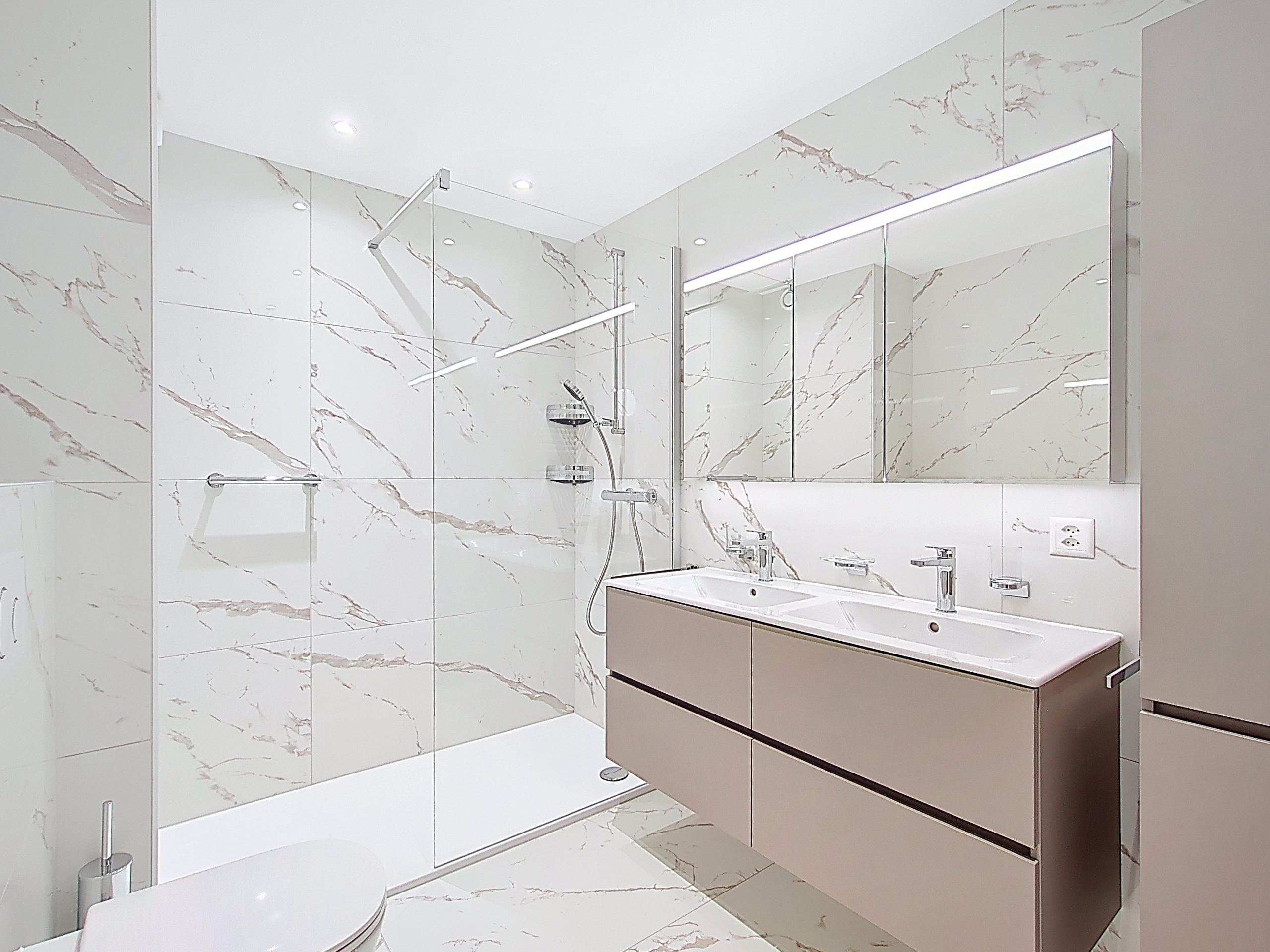 250805-301 - salle de douche-1