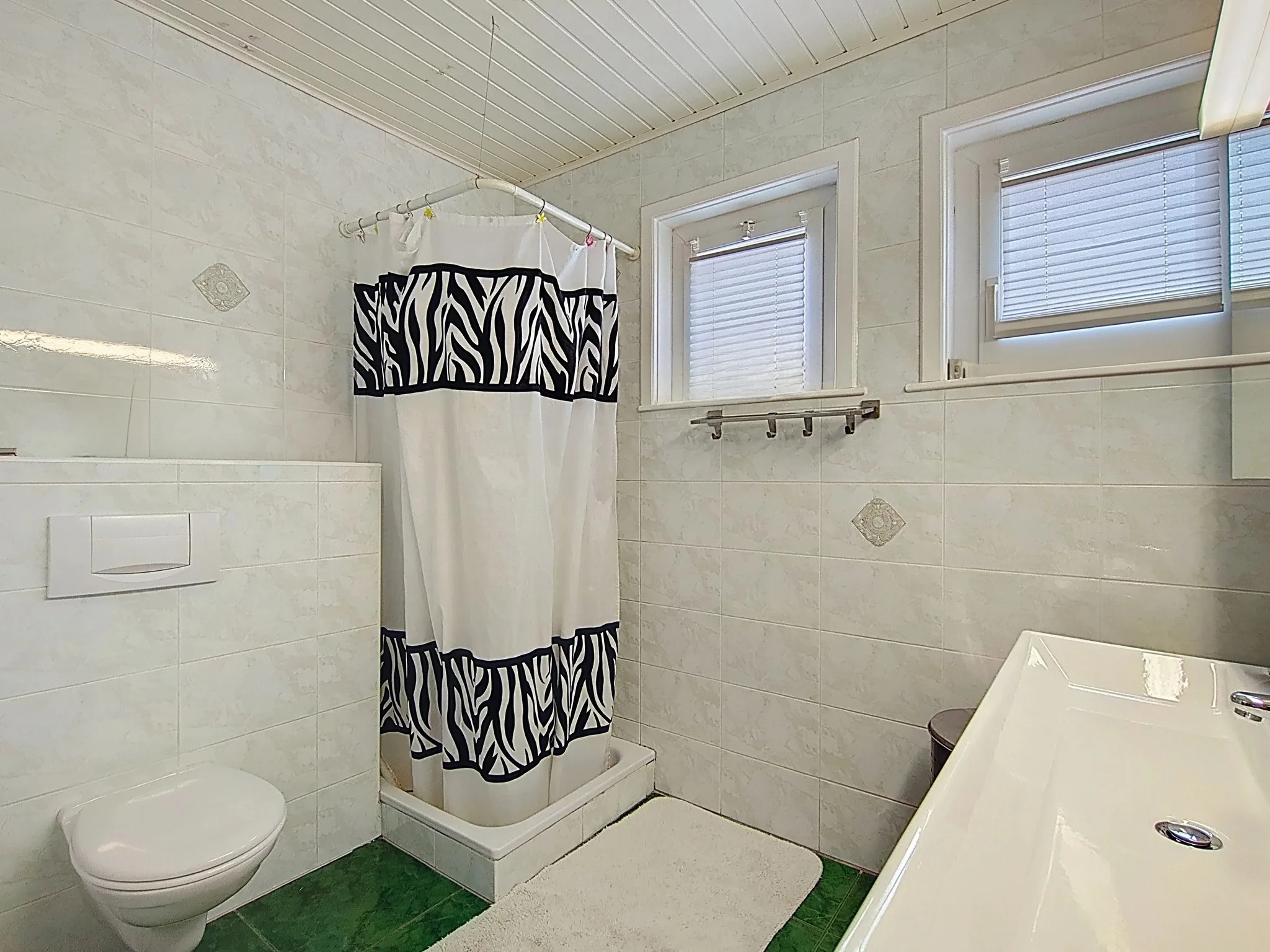 REF 25 0805-206 - salle de douche parentale