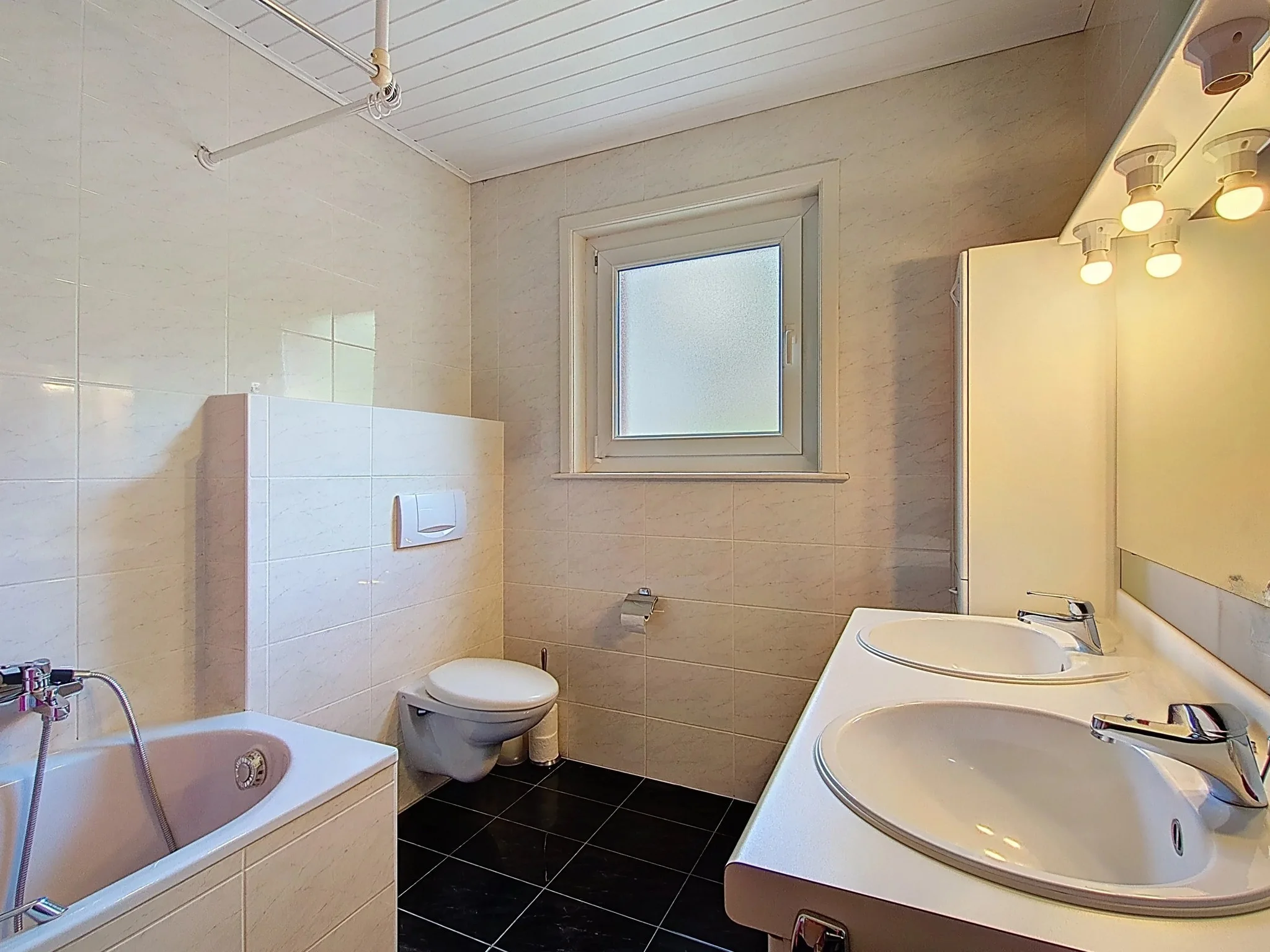 REF 25 0805-206 - sallede bain 1er
