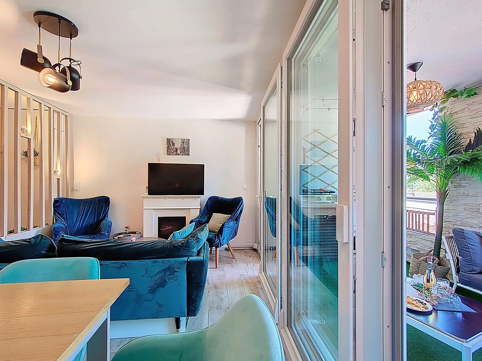 REF 25 1605-205 - salon -patio