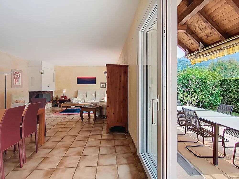 Maison Blonay - rez-salon et vue ext