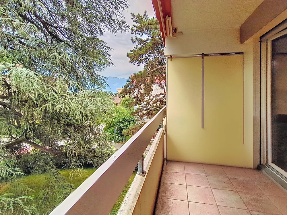 Studio Tour-de-Peilz balcon 1